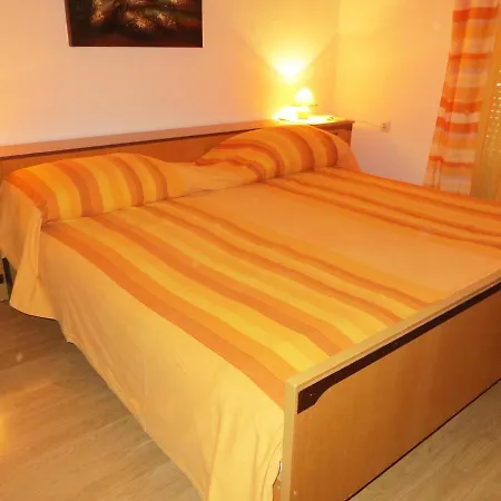 In Starigrad-paklenica 6772b 셀리네