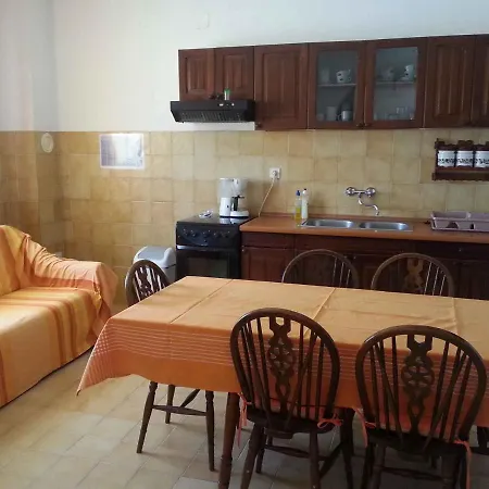 In Starigrad-paklenica 6772b *