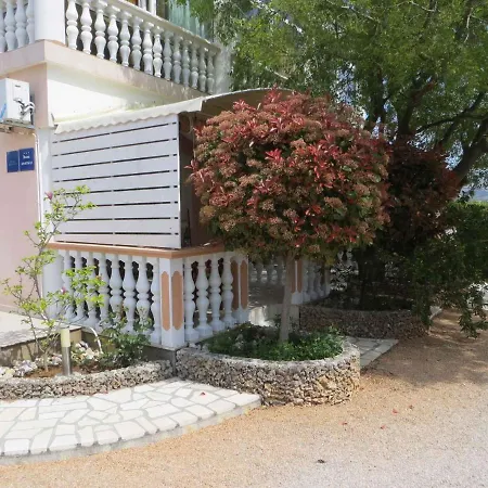 In Starigrad-paklenica 6772b 아파트 셀리네